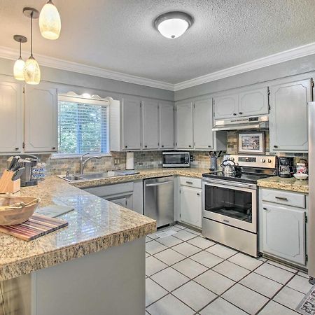 Charming Hot Springs Home With Sunroom And Yard エクステリア 写真