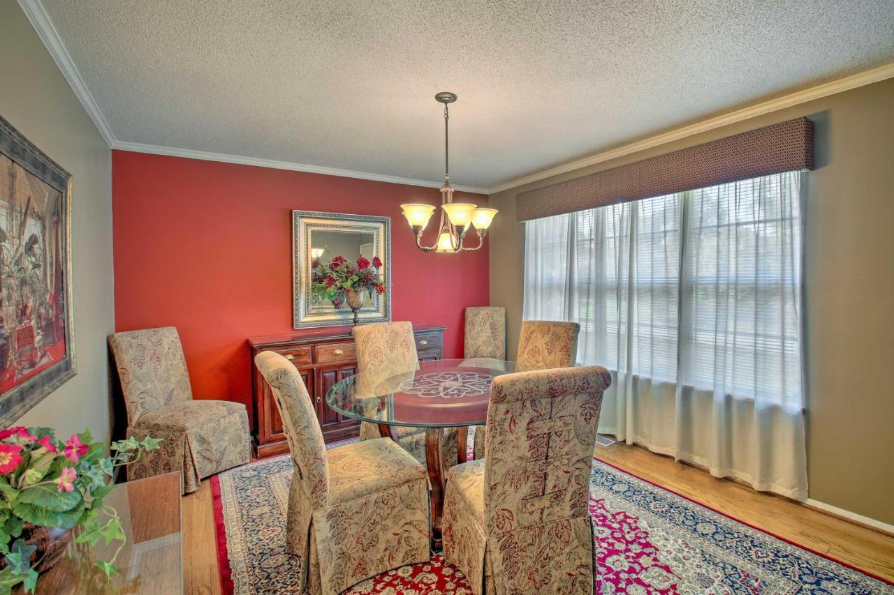 Charming Hot Springs Home With Sunroom And Yard エクステリア 写真