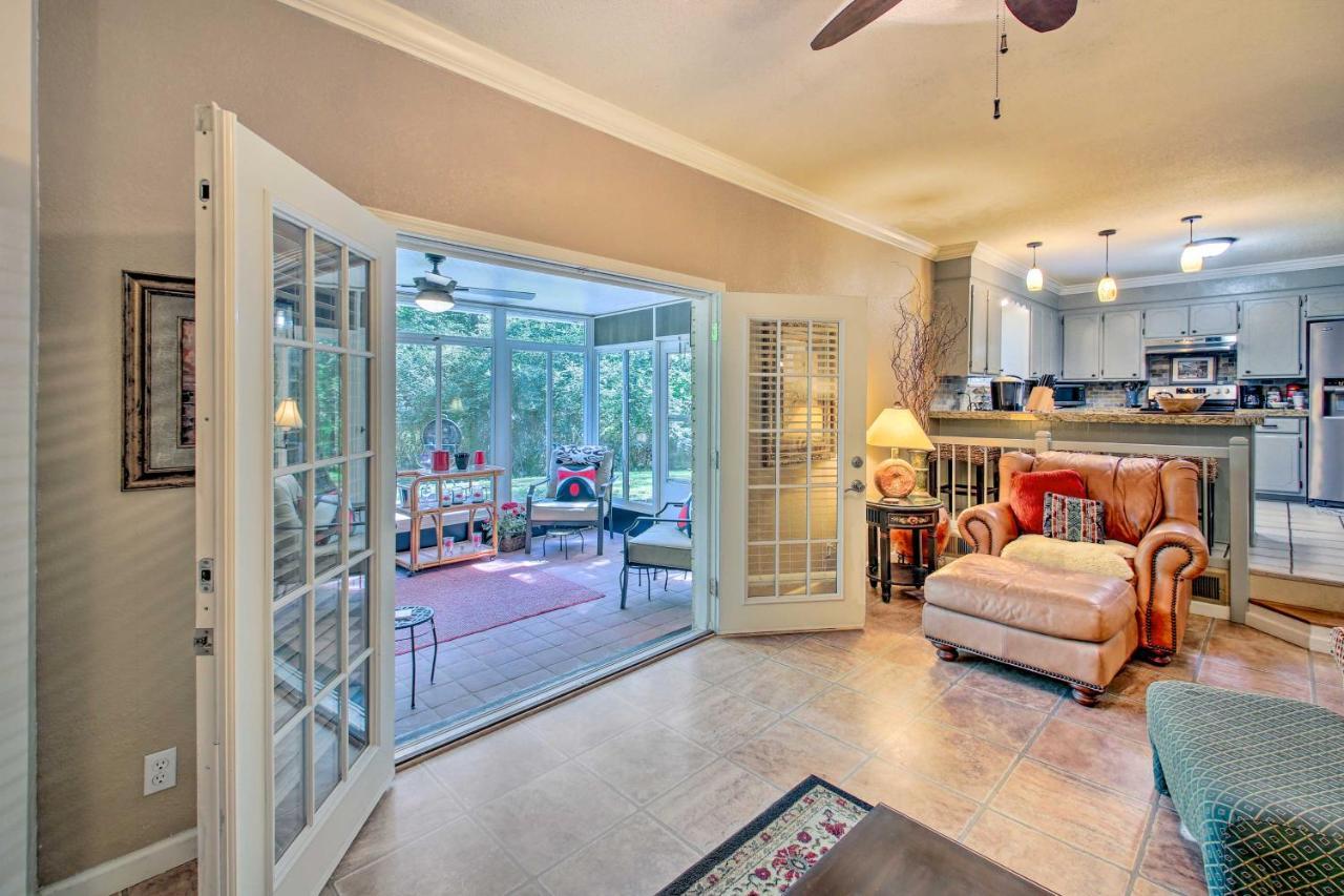 Charming Hot Springs Home With Sunroom And Yard エクステリア 写真