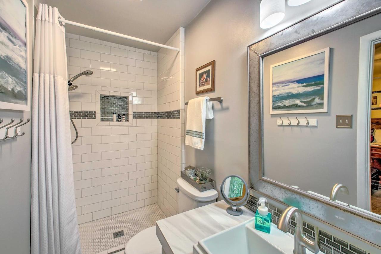 Charming Hot Springs Home With Sunroom And Yard エクステリア 写真