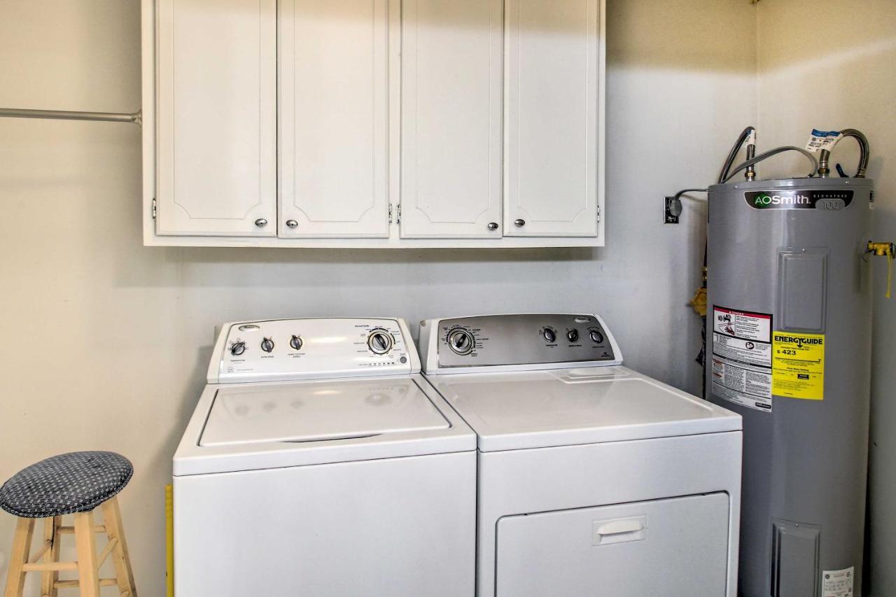 Charming Hot Springs Home With Sunroom And Yard エクステリア 写真